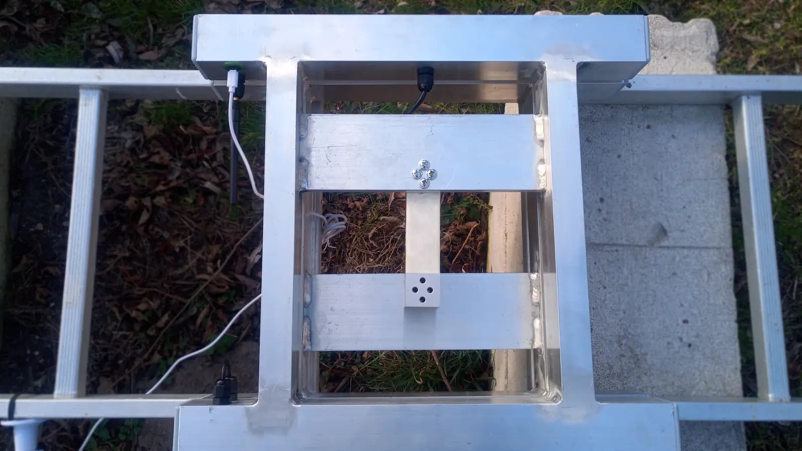ETWAN Scale V0 — solar panel